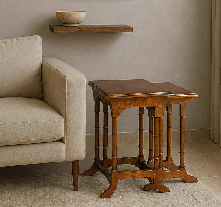 میز کنار مبلی چوبی کلاسیک پایه خراطی